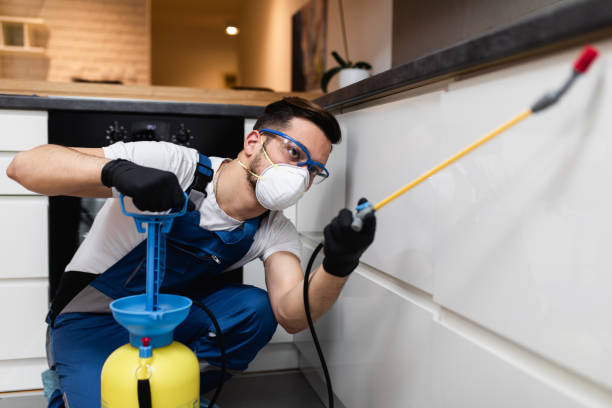Best Commercial Pest Control Services  in Lakewood Park, TN